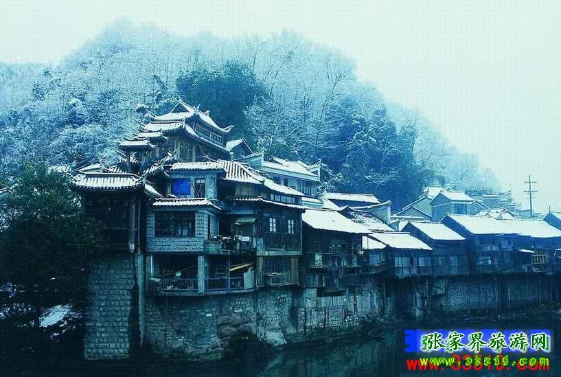 長沙往返A8線：鳳凰古城、梵凈山、德夯苗寨汽車三日游