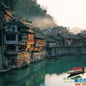 【長沙往返路線1】張家界、鳳凰古城、天子山、黃龍洞三晚四日游