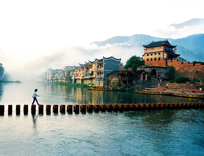 長沙往返A9線：鳳凰古城、德夯苗寨、矮寨吊索橋品質(zhì)純玩兩日游