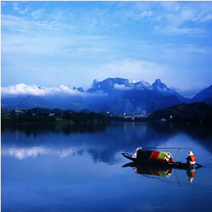 喜樂O線：猛洞河漂流、鳳凰古城兩日游